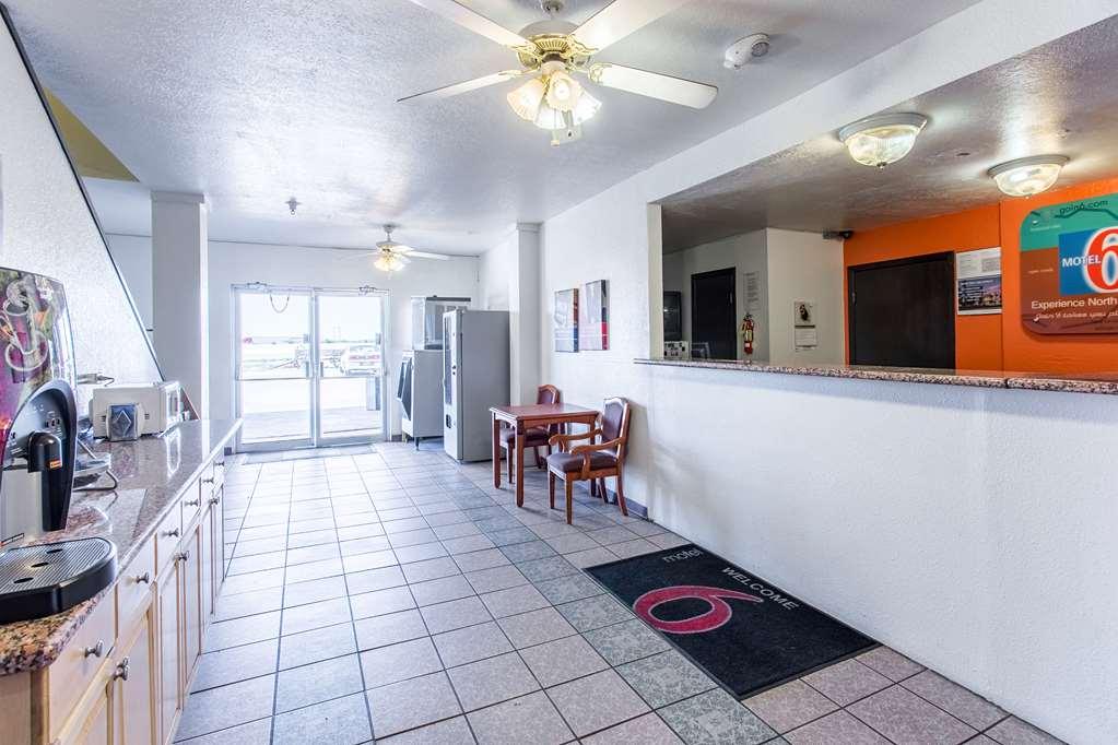 Motel 6-Moriarty, Nm Nội địa bức ảnh