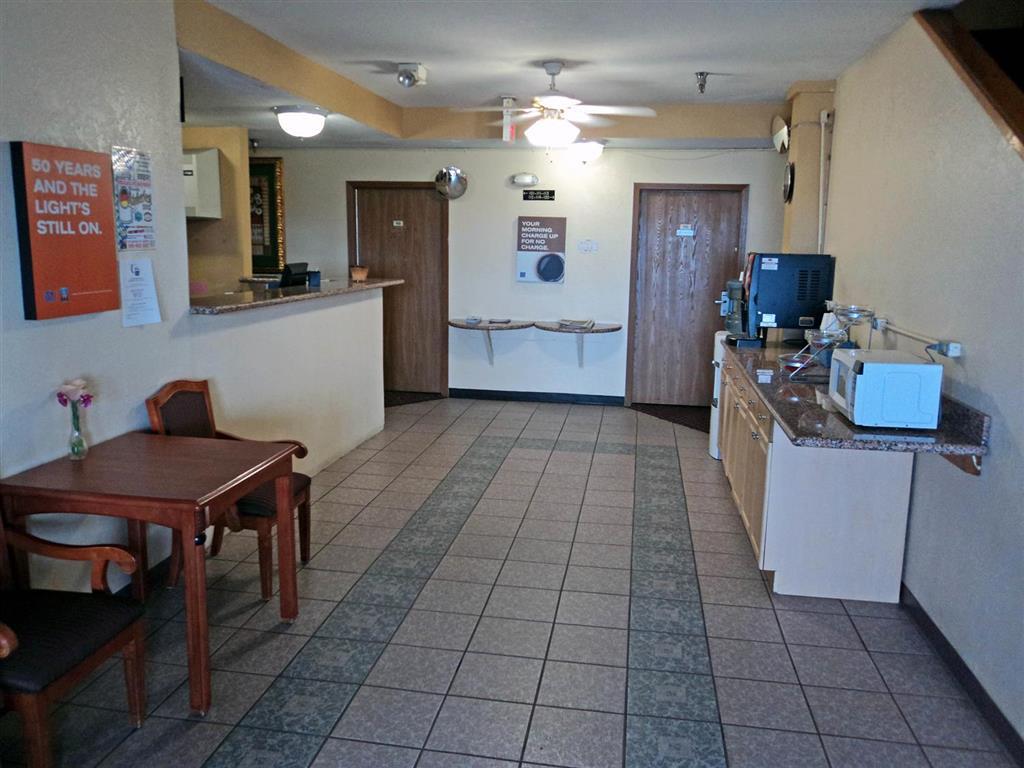 Motel 6-Moriarty, Nm Nội địa bức ảnh